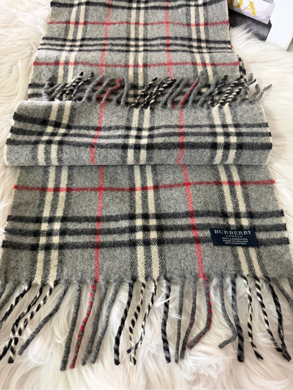 Burberry London Lambwool Throw/ Shawl Scarf. - Picture 8 of 14